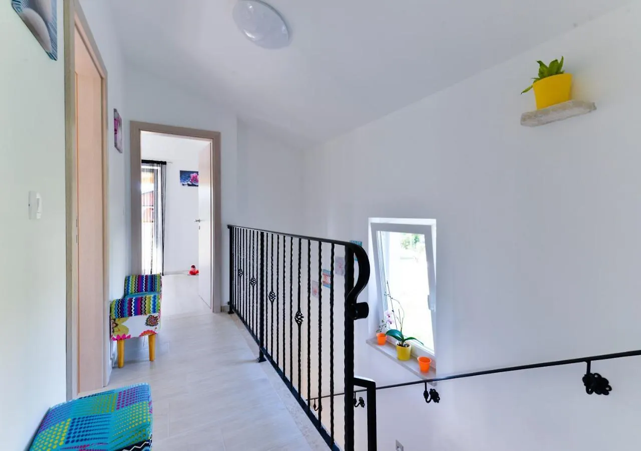 Villa Stella Juricani For 6 People Near Umag With Private Pool Only 4 Km From The Beach