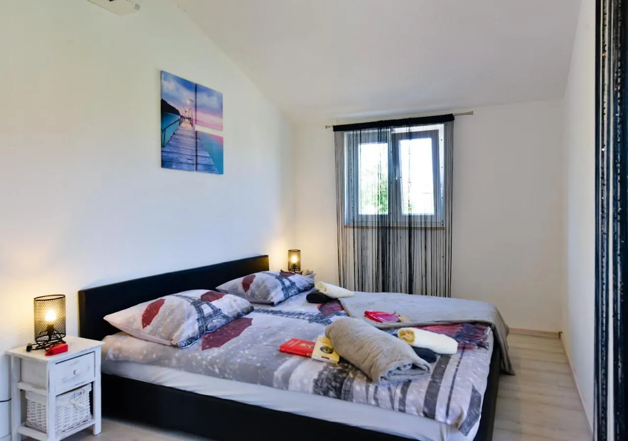 Villa Stella Juricani For 6 People Near Umag With Private Pool Only 4 Km From The Beach 0*,  Chorvatsko