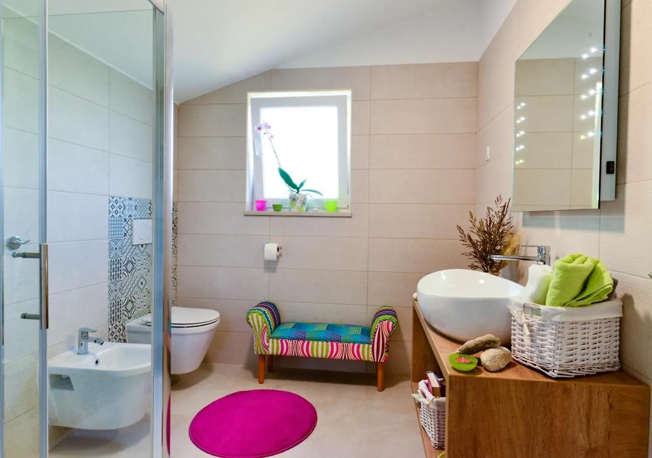 Villa Stella Juricani For 6 People Near Umag With Private Pool Only 4 Km From The Beach