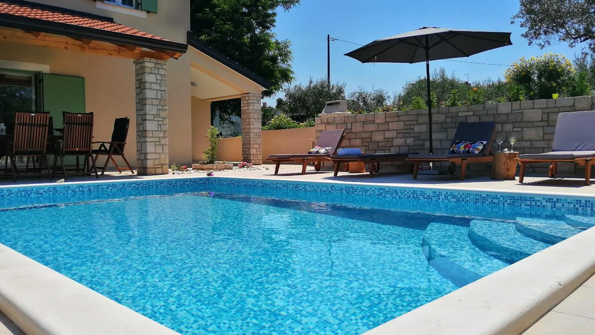 Villa Stella Juricani For 6 People Near Umag With Private Pool Only 4 Km From The Beach